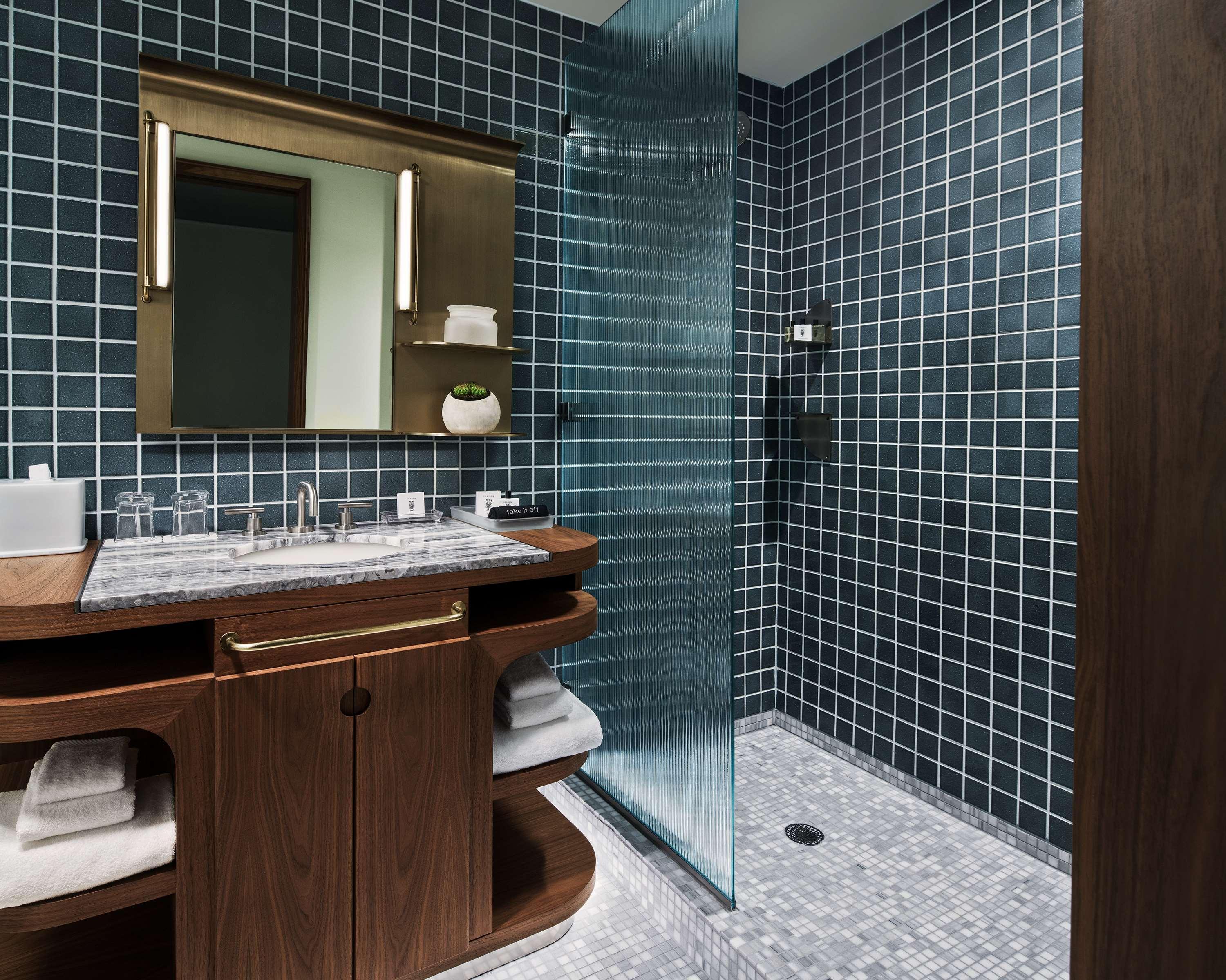 Thompson Dc, By Hyatt 4*